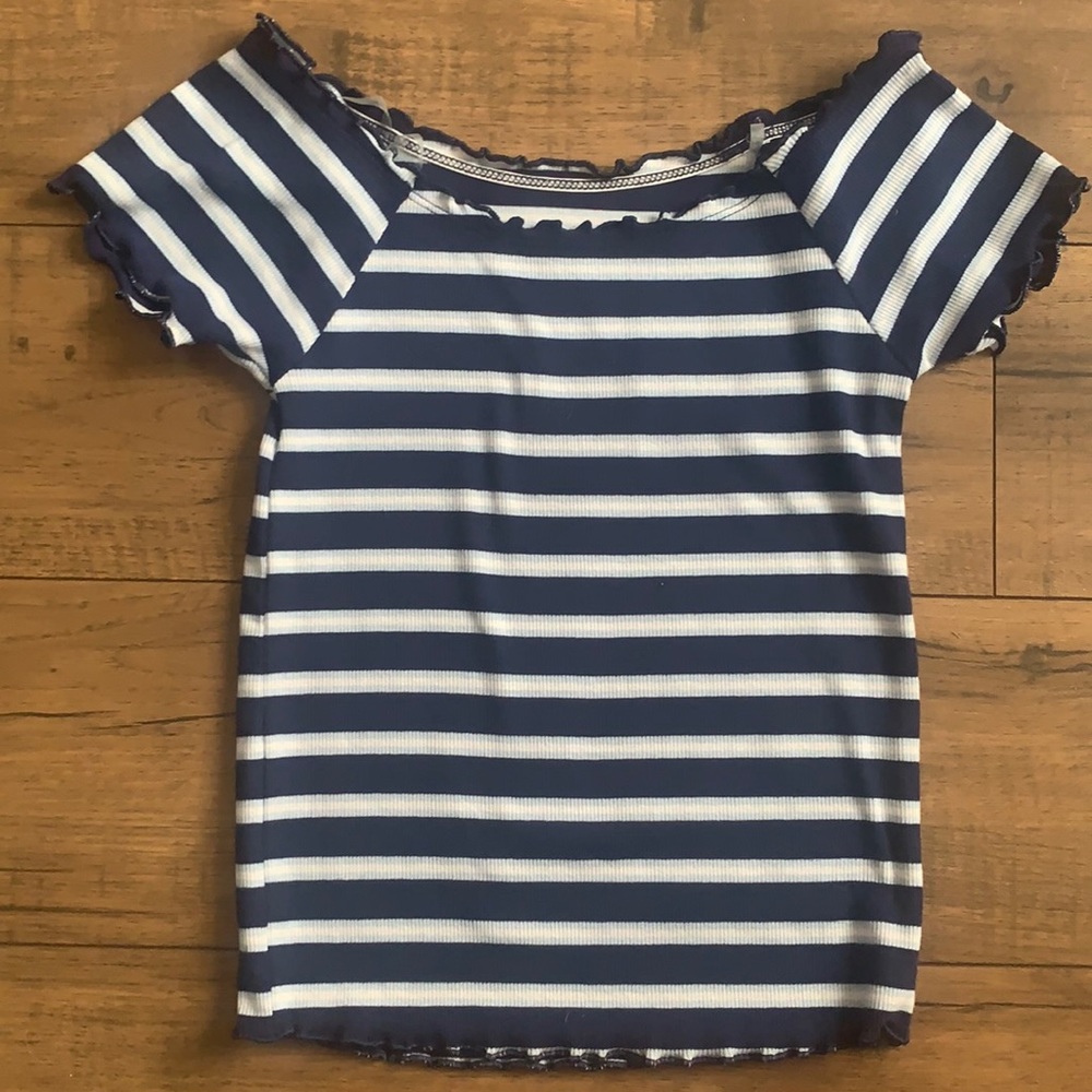 Super cute blue top